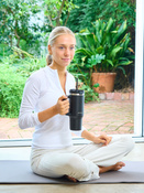 Becher mit Thermalwasser mit Gravur Streeterville Tumbler 800 ml - Licorice