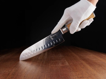 Aka Tori Engraved Damascus Steel 7" Santoku Knife - Kyoto Olive